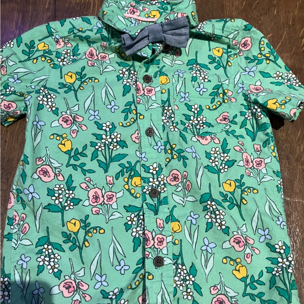 Cat & jack short sleeve button down with bow tie size 4T